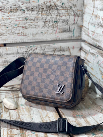 ΤΣΑΝΤΑΚΙ - 752